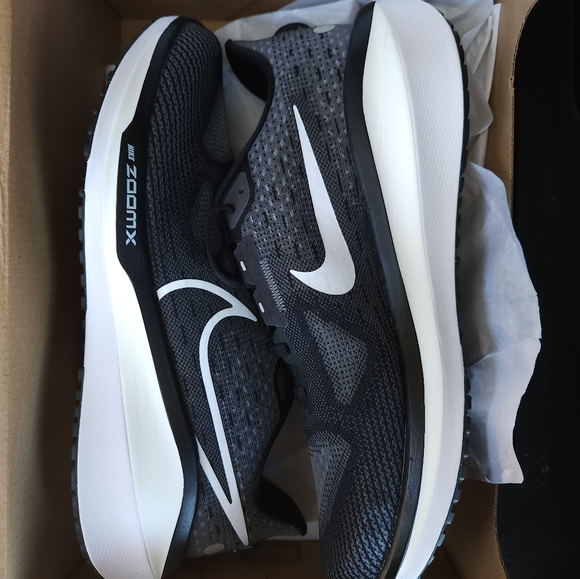 Nike vemero running shoes size 12 mens - Picture 9 of 11